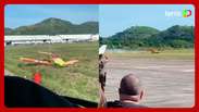 Avião colide com pássaro e faz pouso de emergência durante evento no Rio