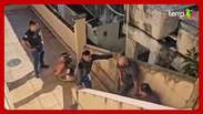 Irmãos são presos por manter corpo do pai em decomposição dentro de casa no Rio