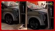     The child affects an $ 175,000 electric car inside SP Shopping