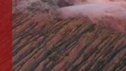The Brazilian body Juliana Marins is recovered by the volcano