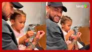 Após nascimento de Mel, Neymar é flagrado em momento fofo com Mavie 