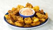 Tastemade apresenta: Pétalas de Cebola Empanadas