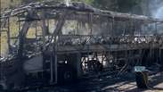 Ônibus das bandas Djavú e Bonde do Forró é destruído por incêndio em MG: ‘Profundamente tristes’