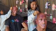Filhas maquiam The Rock, que brinca com a careca: 'Muita tela para usar na diversão’