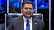 Senado aprova isenção de IR para quem ganha até dois salários mínimos após plenário ser desocupado