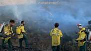 Brigada voluntária ajuda a combater incêndio na Serra do Cipó (MG)