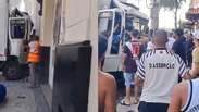 Equated Truck hits Vasco Stadium in RJ; Passengers were trapped in hardware