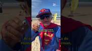 Super-Homem aos 78 anos de idade: conheça aposentado que anima etapa da WSL vestido de herói #shorts