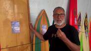 Colecionador de pranchas expõe história do surfe em 'shapes' e 'quilhas' em SC