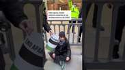 Greta Thunberg &eacute; presa em Londres em protesto pr&oacute;-Palestina