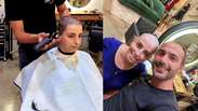 Jovem de 29 anos que enfrenta c&acirc;ncer raspa cabelo e &eacute; surpreendida por cabeleireiro: 'Foi acolhedor'