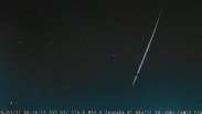 V&iacute;deo flagra meteoro cruzando o c&eacute;u durante a madrugada no RS