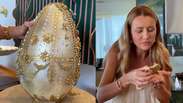 Influenciadora abre ovo de chocolate de R$ 20 mil durante p&aacute;scoa em fam&iacute;lia