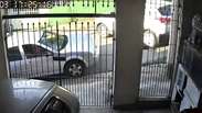 V&iacute;deo flagra motorista saindo de casa cantando pneu antes de atropelar e matar crian&ccedil;as em Diadema