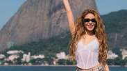 Shakira dan&ccedil;a com o P&atilde;o de A&ccedil;&uacute;car ao fundo &agrave;s v&eacute;speras de megashow em Copacabana