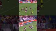 Faixa em protesto &eacute; levantada por torcida do Flamengo #shorts
