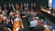 Confus&atilde;o generalizada tem gritaria, acusa&ccedil;&atilde;o de amea&ccedil;a e sess&atilde;o suspensa no Conselho de &Eacute;tica da C&acirc;mara