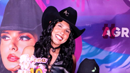 Ana Castela faz festa surpresa para a Mini Boiadeira no camarim