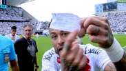 Neymar &eacute; substitu&iacute;do &lsquo;sem querer&rsquo; contra o Coritiba e protagoniza um dos momentos mais inusitados do futebol brasileiro