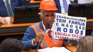 Deputado acredita ter votado errado em comiss&atilde;o da PEC do fim da escala 6x1, mas era suplente e n&atilde;o podia votar