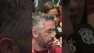 Alisson n&atilde;o hesita e atende a pedido de rep&oacute;rter para 'gastar ingl&ecirc;s' em coletiva; veja #shorts