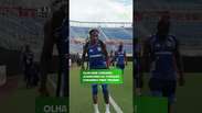 Olha esse carisma! Jogadores do Cura&ccedil;ao chegando para treinar