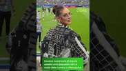 Sorte no jogo e no amor? Esposa de goleiro her&oacute;i de Cura&ccedil;ao usa roupas com rosto do amado na Copa