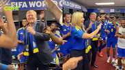 Rei e rainha da Holanda caem na dan&ccedil;a com jogadores de Cura&ccedil;ao ap&oacute;s empate hist&oacute;rico na Copa