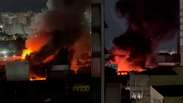 Inc&ecirc;ndio de grandes propor&ccedil;&otilde;es atinge galp&otilde;es de autope&ccedil;as em S&atilde;o Paulo