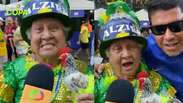 'Rainha Elizabeth do Alzir&atilde;o': torcedora de 86 anos marca presen&ccedil;a em todas as Copas