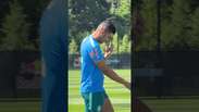 Casemiro &eacute; flagrado reclamando do 'calor' em treino da Sele&ccedil;&atilde;o com sensa&ccedil;&atilde;o t&eacute;rmica de 42&ordm;C nos EUA