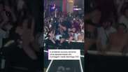 Pocah e dan&ccedil;arinas caem ap&oacute;s palco ceder durante show em Minas Gerais #shorts