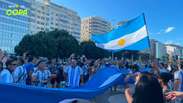 Torcida da Argentina &lsquo;pinta&rsquo; Copacabana de azul e branco em festa antes de duelo com a Inglaterra