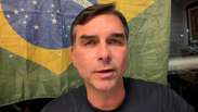 Fl&aacute;vio Bolsonaro chama Lula de &lsquo;Biden brasileiro&rsquo; e o culpa por novo tarifa&ccedil;o: &lsquo;Se tornou um perigo&rsquo;