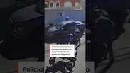 C&acirc;mera flagra tentativa de furto de carro e dona acompanha crime 'ao vivo' #shorts