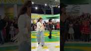 Paolla Oliveira cai na festa em arraial de escola de samba no Rio #shorts