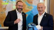 Netanyahu declara torcida para Argentina na final da Copa do Mundo ap&oacute;s ganhar camisa de embaixador