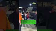 Com Rodri carregando a ta&ccedil;a, jogadores deixam o est&aacute;dio em Nova Jersey rumo &agrave; Espanha #shorts