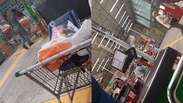 Mulher com filhos autistas denuncia ter sido impedida de deixar mercado ap&oacute;s falha em pagamento via Pix