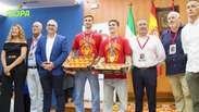 Jogadores da Espanha s&atilde;o presenteados por cidade com quantidade de tomates equivalente ao pr&oacute;prio peso