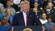 Trump reage ap&oacute;s ter discurso interrompido por gritos de &lsquo;protetor de ped&oacute;filo&rsquo; em evento nos EUA