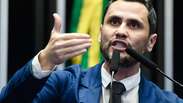 Republicanos anuncia que Cleitinho n&atilde;o ser&aacute; candidato ao governo de MG, mas senador desmente