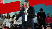 'Brasil n&atilde;o baixar&aacute; cabe&ccedil;a pra presidente de nenhum pa&iacute;s', declara Haddad
