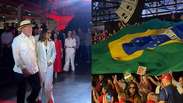 Lula chega &agrave; conven&ccedil;&atilde;o em tapete vermelho acompanhado de mulheres 
