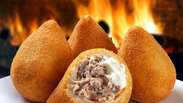 Voc&ecirc; sabe quantas calorias tem em uma coxinha de frango?