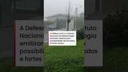Chegada de ciclone provoca granizo e afeta mais de 100 casas no RS #shorts