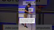 Menino de 11 anos que perdeu a perna em ataque de tubar&atilde;o d&aacute; primeiros passos com pr&oacute;tese #shorts