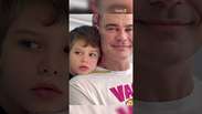 Carmo Dalla Vecchia relembra homofobia na fam&iacute;lia ap&oacute;s se tornar pai #shorts