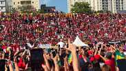 Calor&atilde;o, p&uacute;blico devoto e apelo por Haddad em SP: como foi a abertura da campanha de Lula em ber&ccedil;o pol&iacute;tico