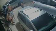 V&iacute;deo mostra bombeiro de folga salvando beb&ecirc; engasgada durante a madrugada em Goi&acirc;nia